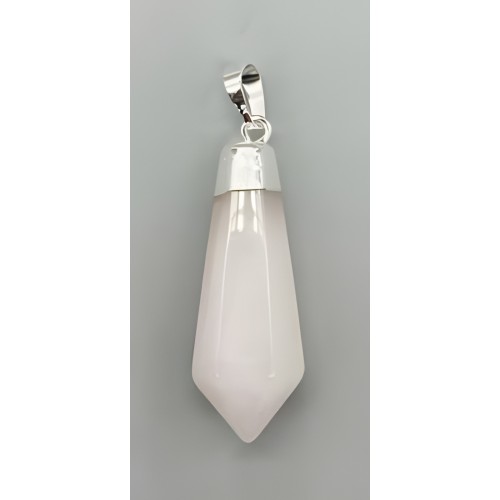 Colgante de Cuarzo Rosa en Forma de Diamante